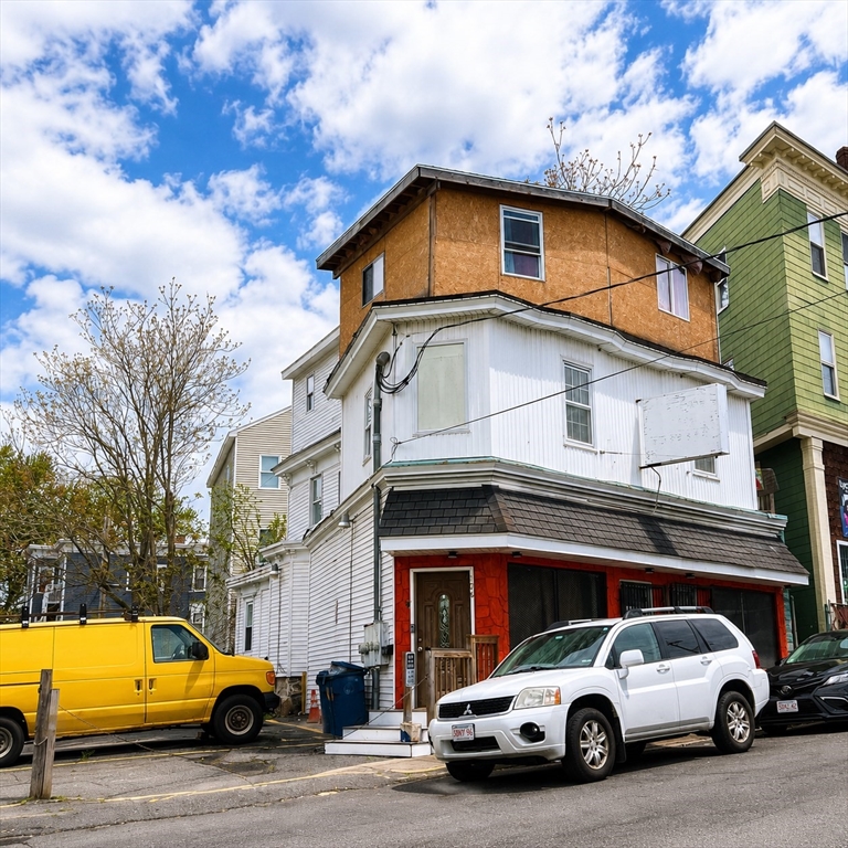 106 E Haverhill, Lawrence, Massachusetts 01841