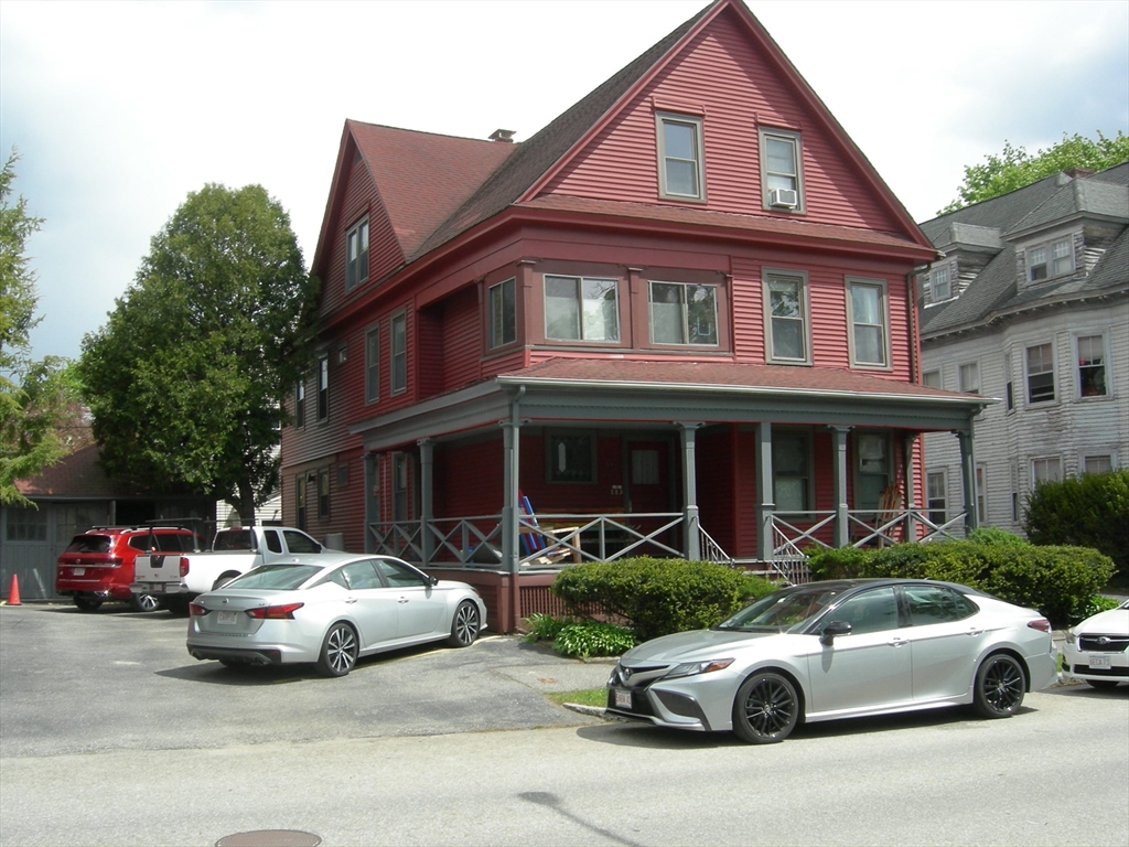 64 Fruit St, Worcester, Massachusetts 01609