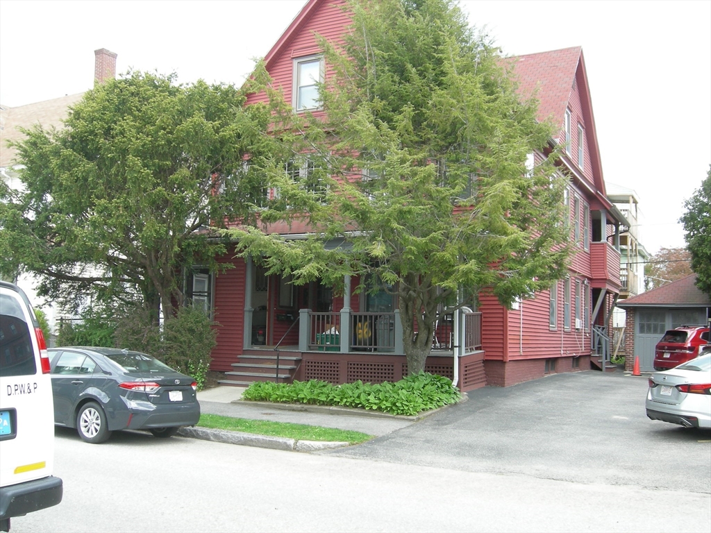 66 Fruit St, Worcester, Massachusetts 01609