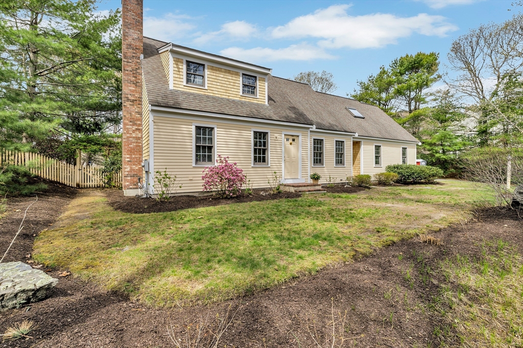 5 Quail Run Ln, Sandwich, Massachusetts 02537