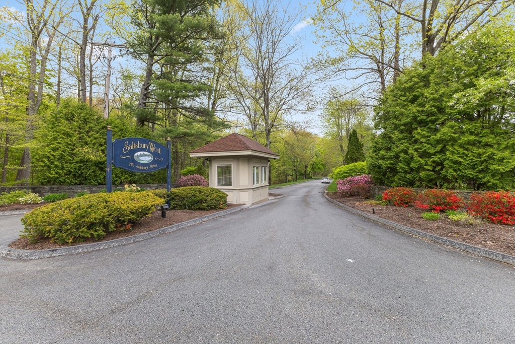 770 Salisbury St, Worcester, Massachusetts 01609