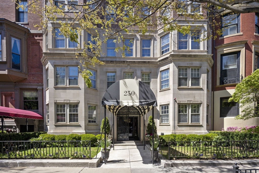250 Beacon St, Boston, Massachusetts 02116