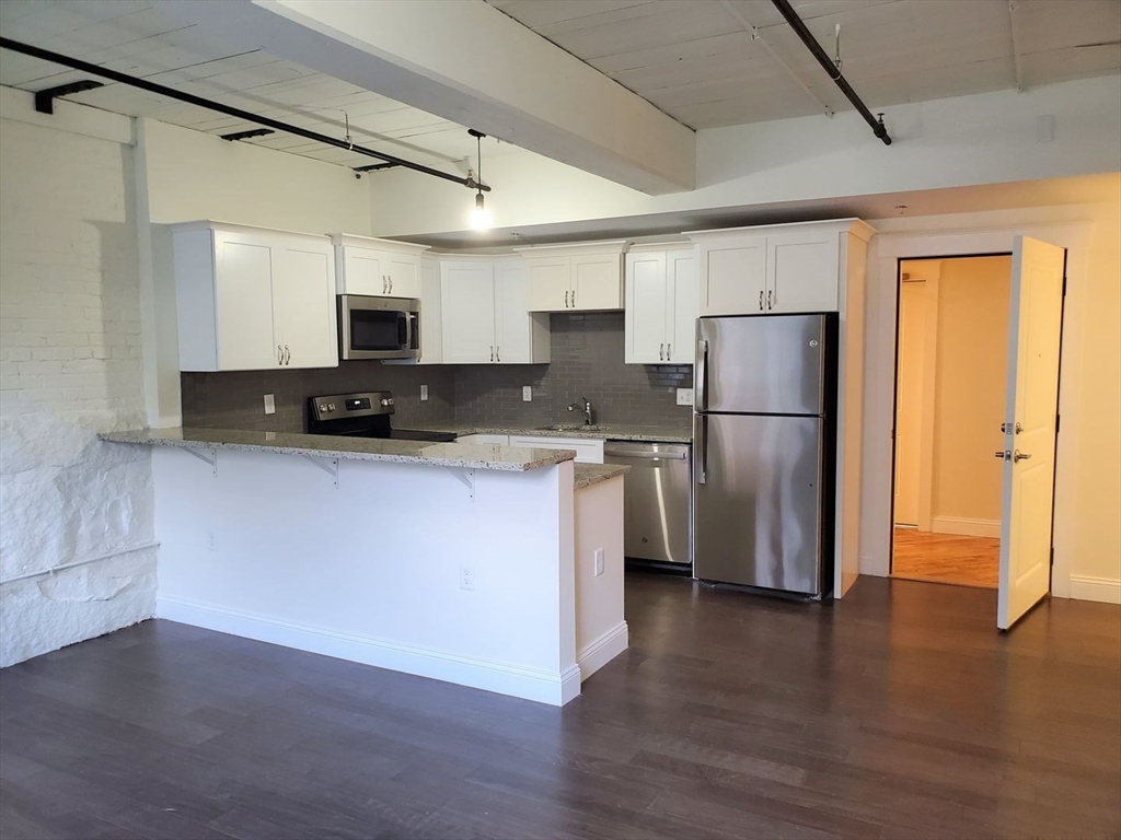 45 Summer St, Leominster, Massachusetts 01453
