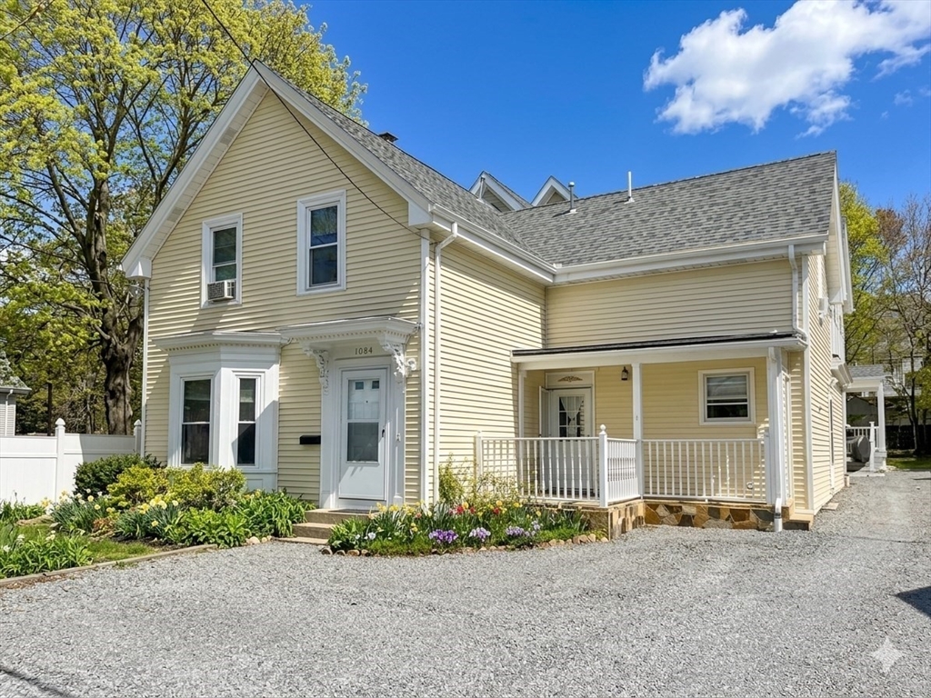 1084 Chestnut St, Newton, Massachusetts 02464