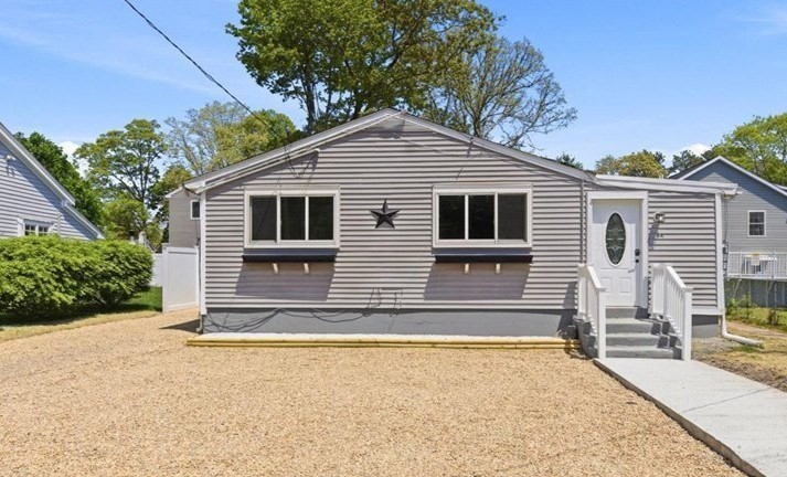 64 Rose Point Ave, Wareham, Massachusetts 02576