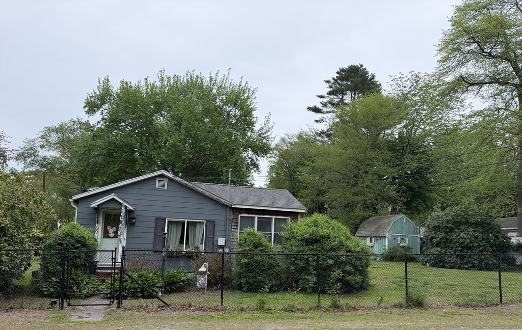 59 Howlands Ln, Kingston, Massachusetts 02364