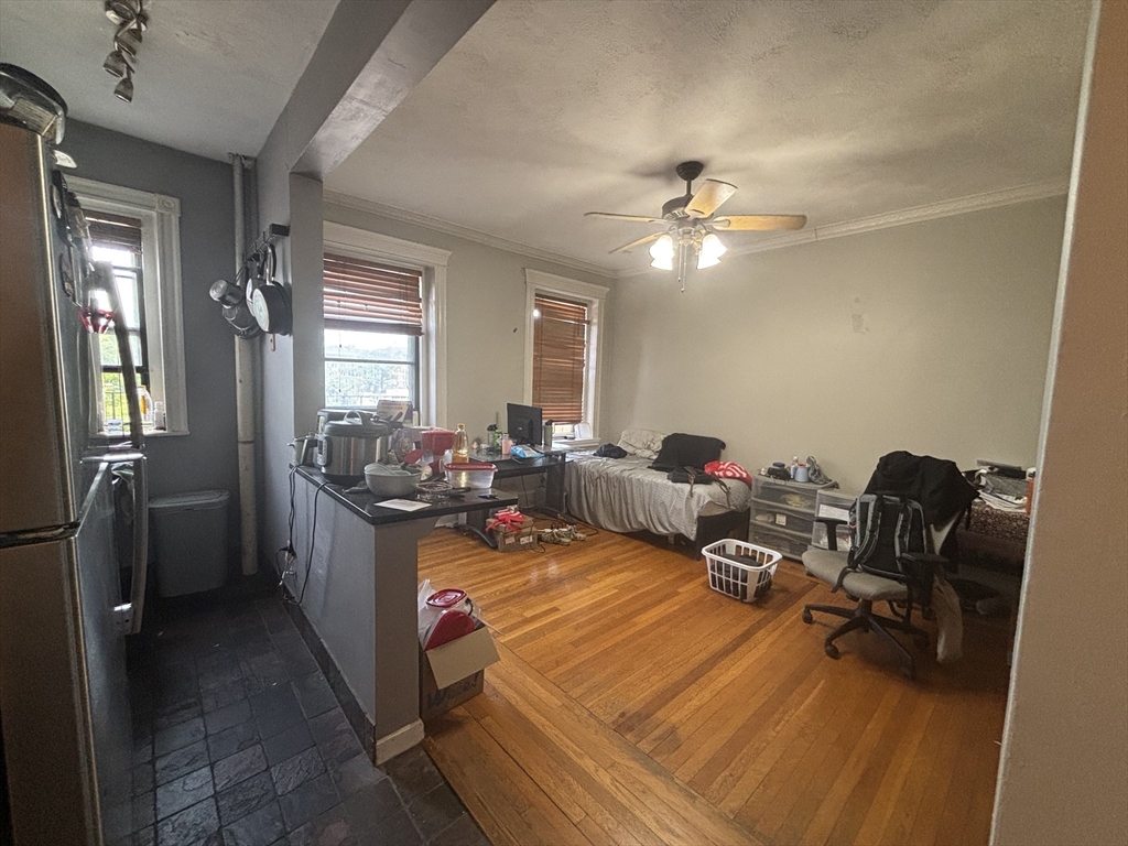 137 Peterborough, Boston, Massachusetts 02215