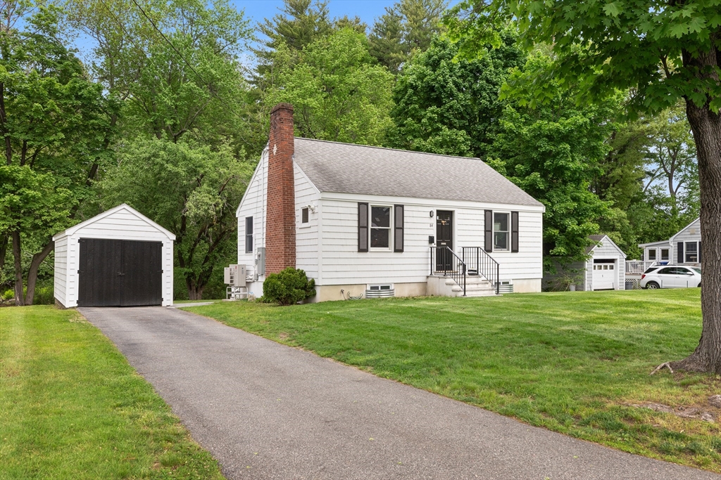 84 Crest Rd, Lynnfield, Massachusetts 01940