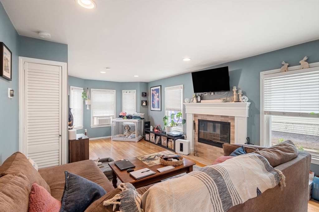 35 Woodward St, Boston, Massachusetts 02127