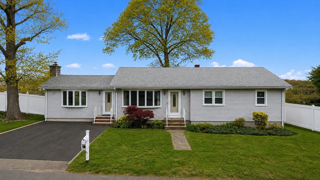15 Mary Dr, Acushnet, Massachusetts 02743