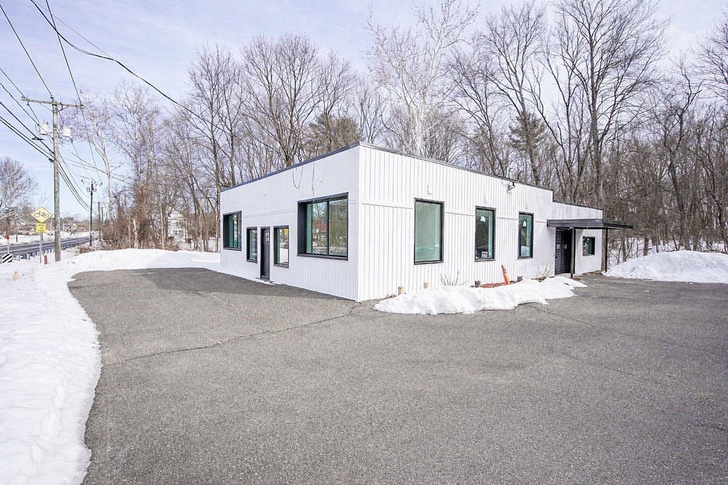 1443 Main St, Agawam, Massachusetts 01001