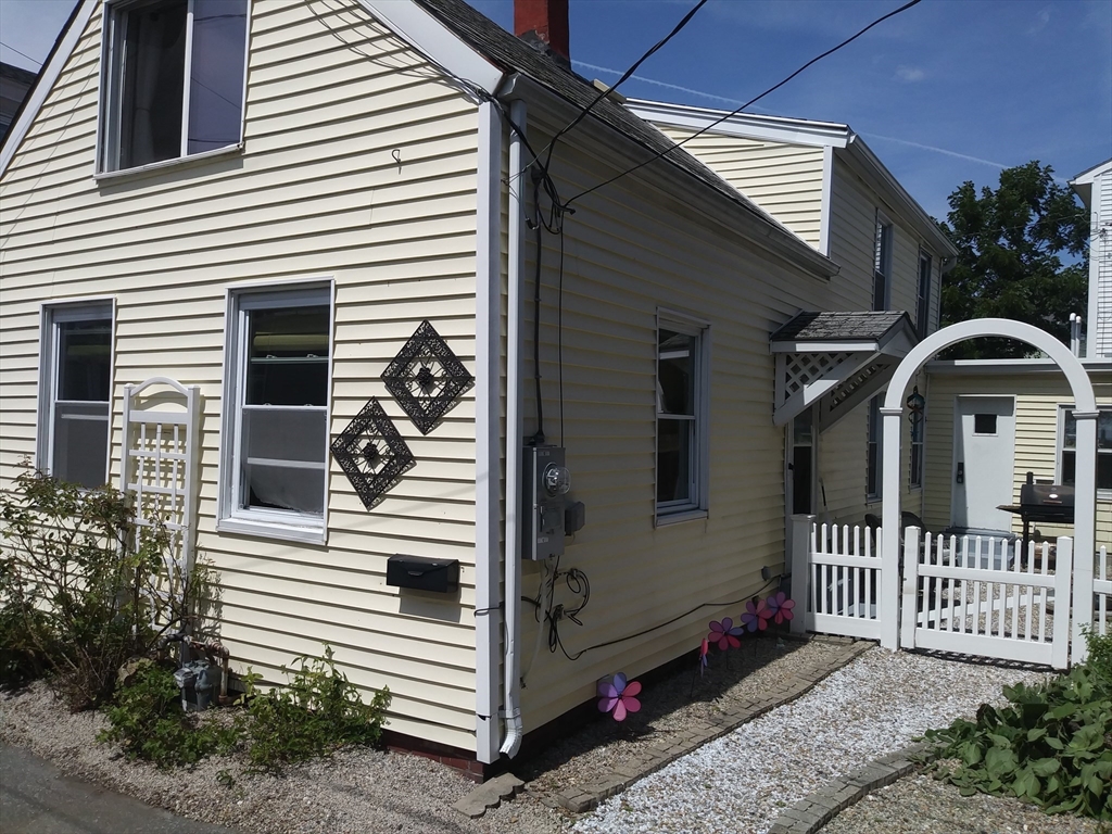 4 Lewis Ct, Gloucester, Massachusetts 01930