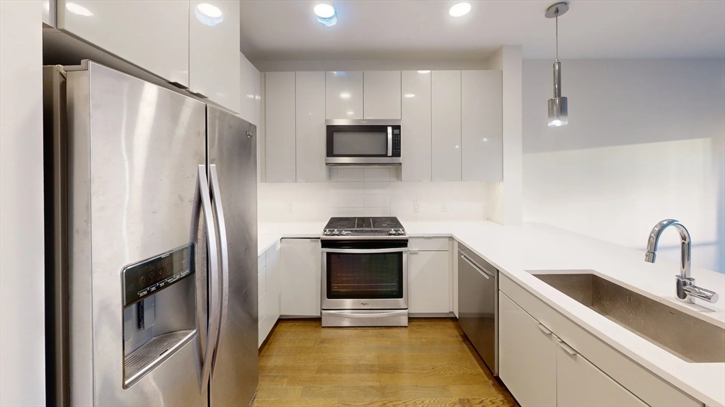 65 Lewis St, Boston, Massachusetts 02128