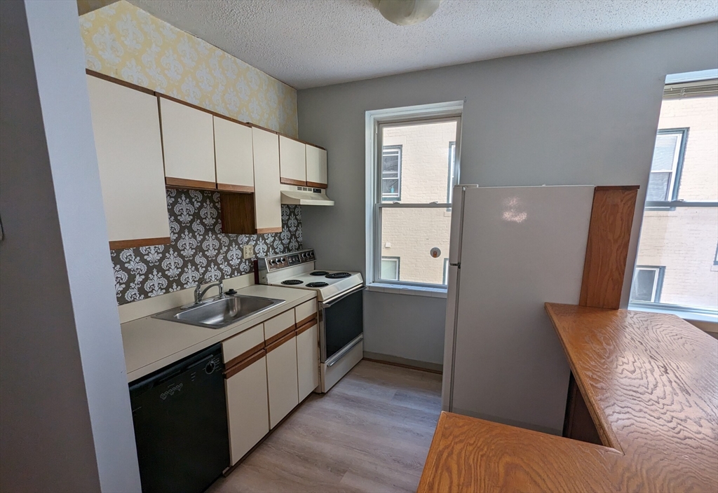 1415 Commonwealth Ave, Boston, Massachusetts 02135