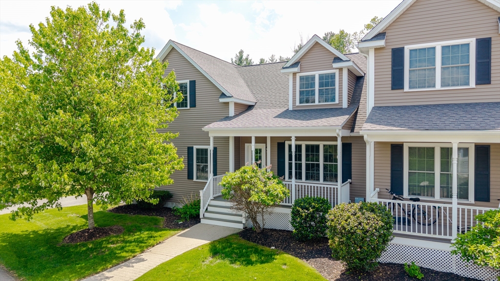 2 Williamsburg Way, Medway, Massachusetts 02053