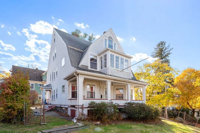 4 - 6 West Street, Arlington, Massachusetts 02476