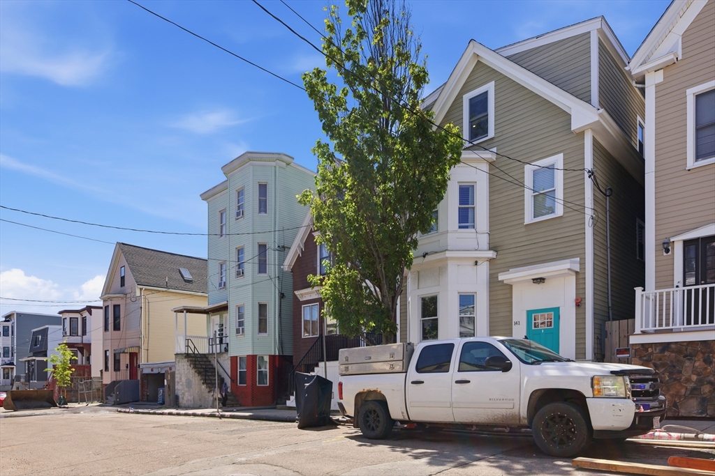 141 Falcon St, Boston, Massachusetts 02128