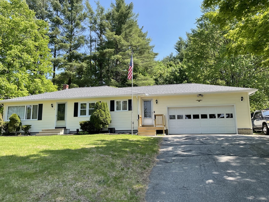 2 Elizabeth Street, Palmer, Massachusetts 01069