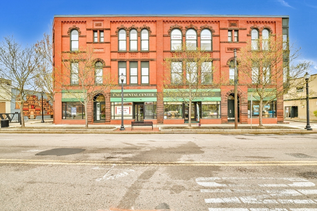 17 Main Street, Watertown, Massachusetts 02472