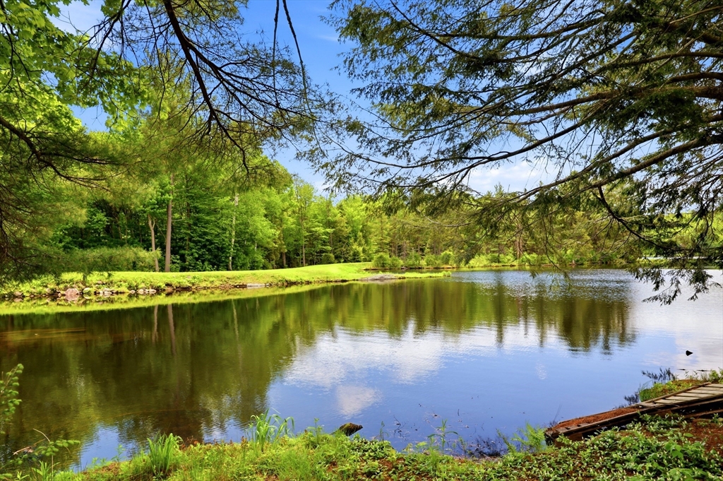 54 Papoose Lake Dr, Heath, Massachusetts 01346