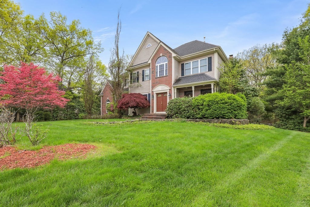 12 Kristen Circle, North Attleboro, Massachusetts 02760