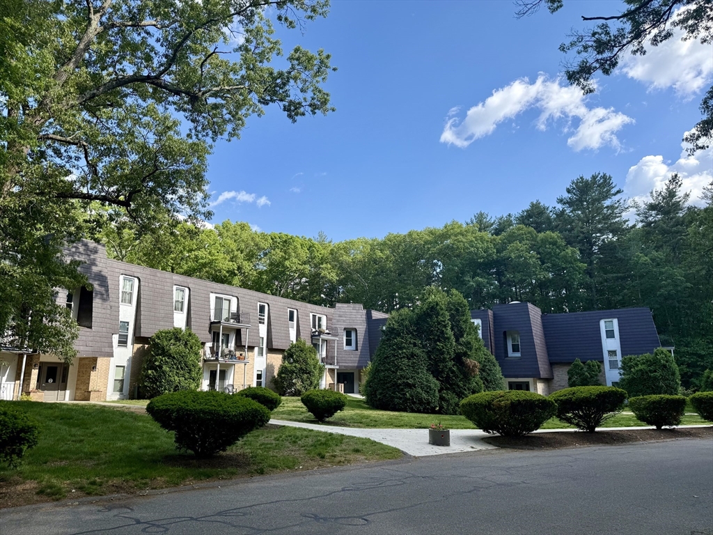 5 Shadowbrook Ln, Milford, Massachusetts 01757