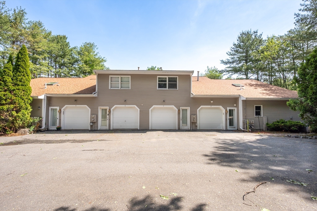 2 Aurora Ln, Salem, Massachusetts 01970