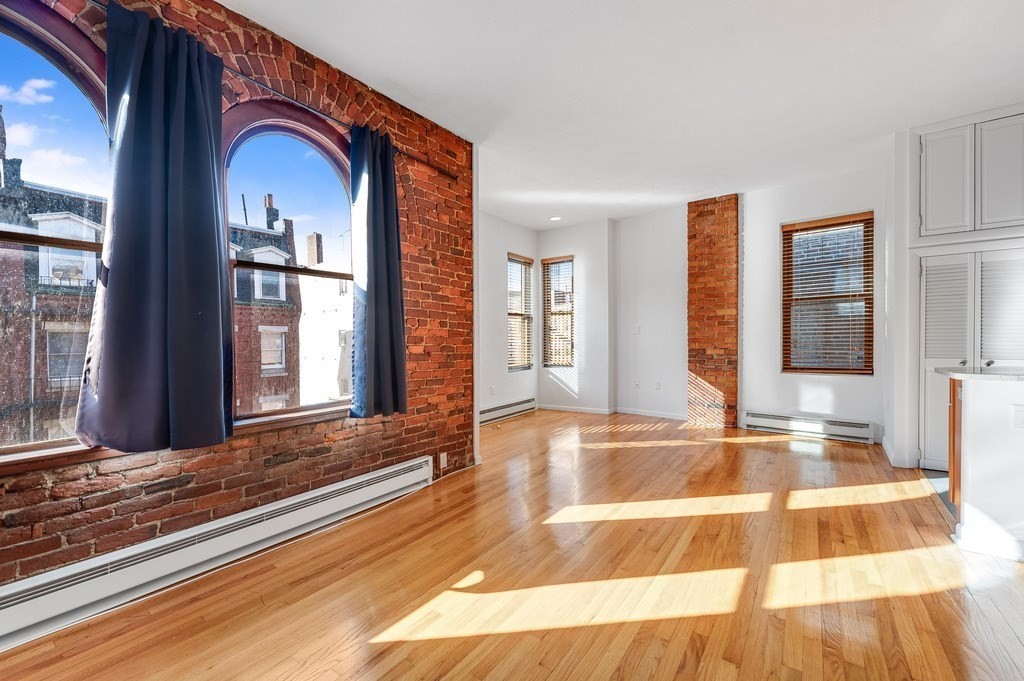 8 Battery St, Boston, Massachusetts 02109