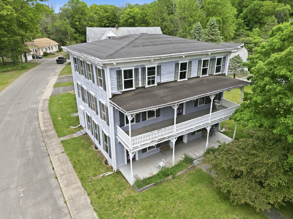 20 Main St, Chester, Massachusetts 01011