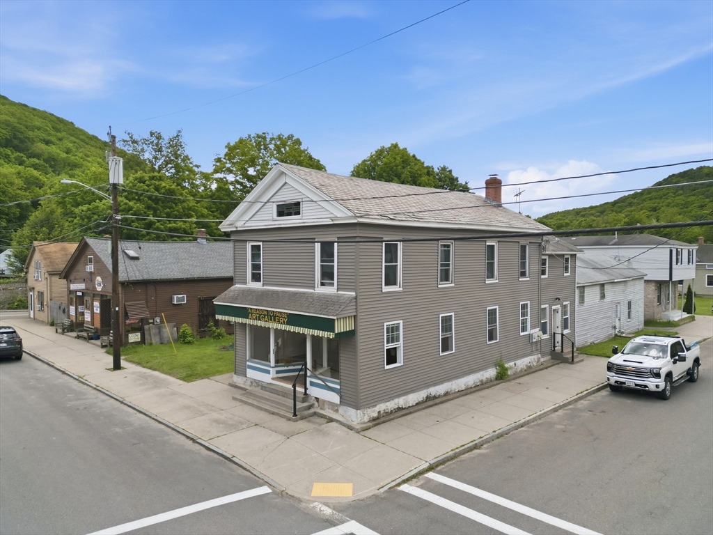 27 Main St, Chester, Massachusetts 01011