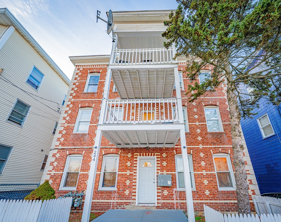 244 E Haverhill, Lawrence, Massachusetts 01841