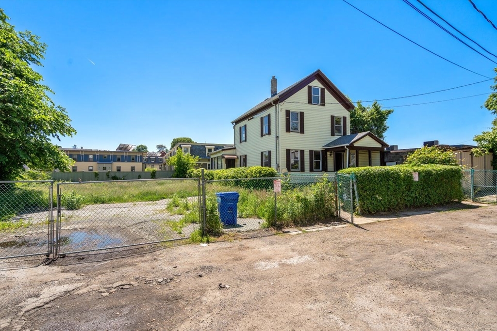 2 Magnolia Pl, Boston, Massachusetts 02125