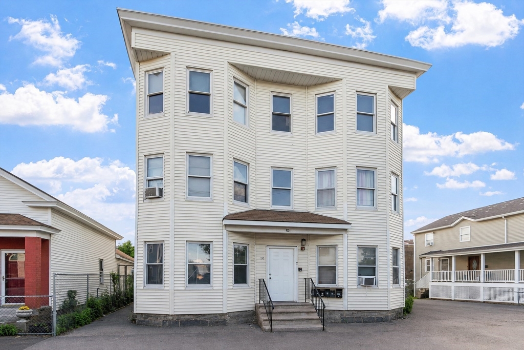 10 Kempton Ct, Lawrence, Massachusetts 01841