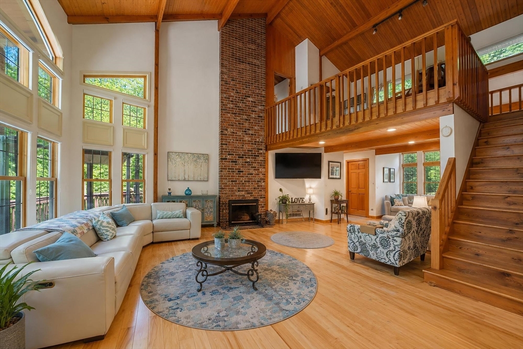 112 Elm St, Auburn, Massachusetts 01501