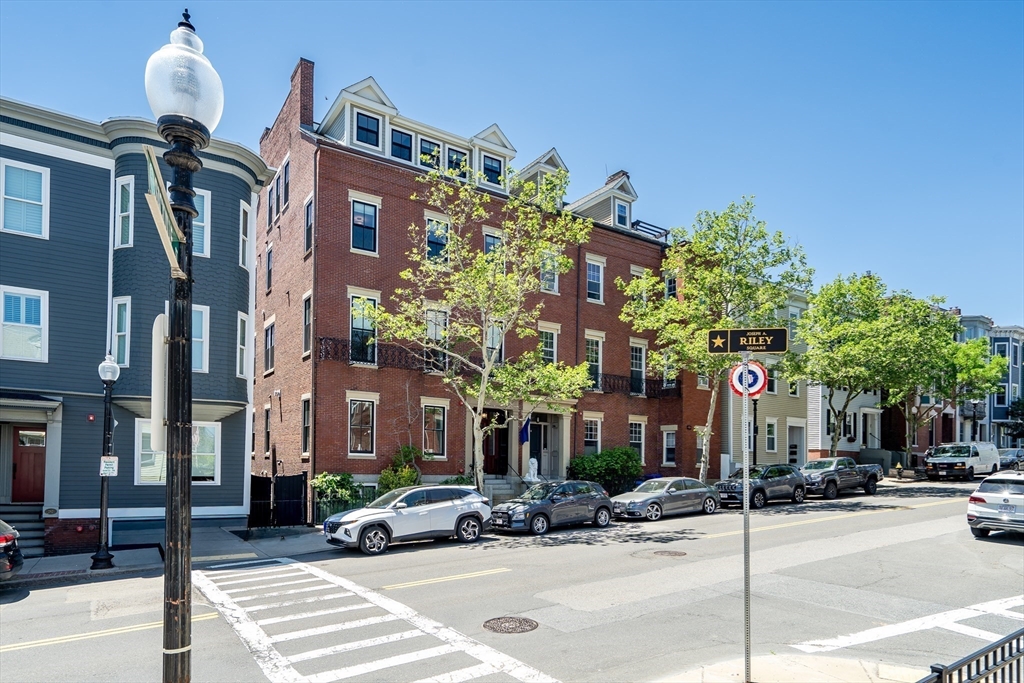 284 Bunker Hill St., Boston, Massachusetts 02129