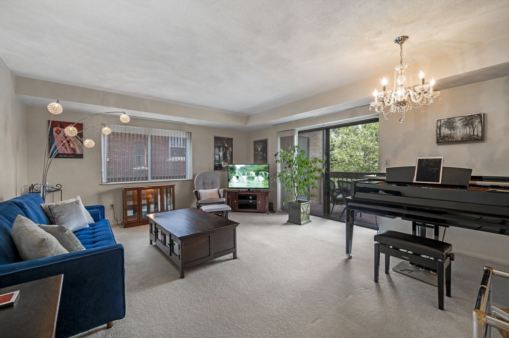 41 Centre St, Brookline, Massachusetts 02446