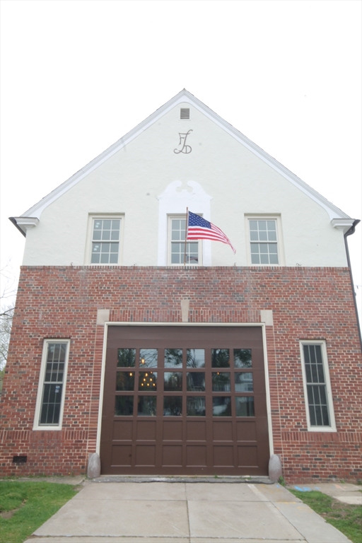 1043 Sumner Ave, Springfield, Massachusetts 01118