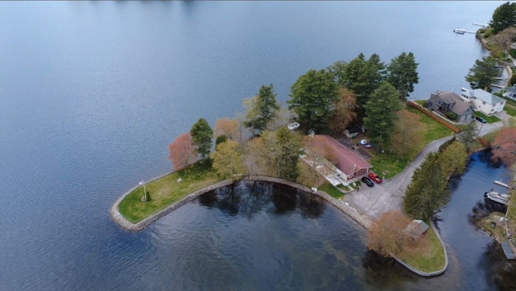20 Indian Point Rd, Webster, Massachusetts 01570