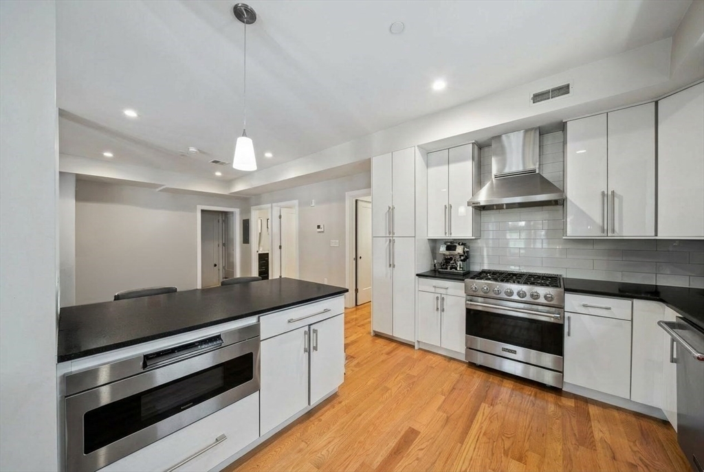 24 Rawson St, Boston, Massachusetts 02125