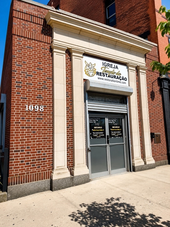 1098 Main St, Brockton, Massachusetts 02301