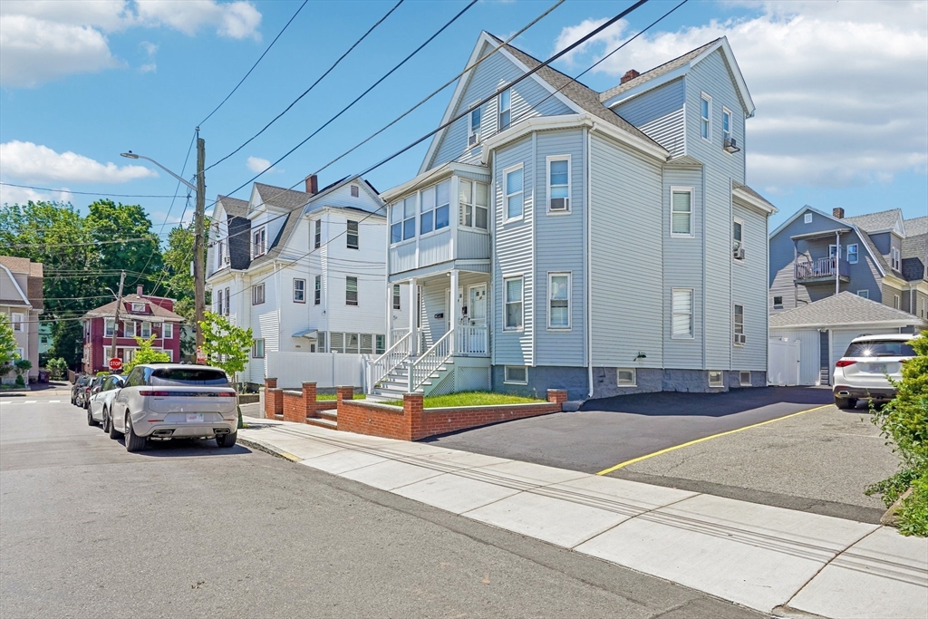 29 Harvey St, Everett, Massachusetts 02149