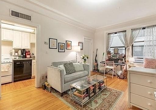 464 Commonwealth, Boston, Massachusetts 02215