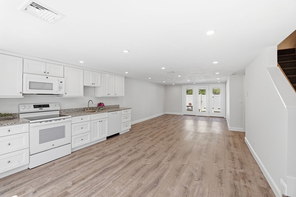 66 Pine Valley Dr, Falmouth, Massachusetts 02482
