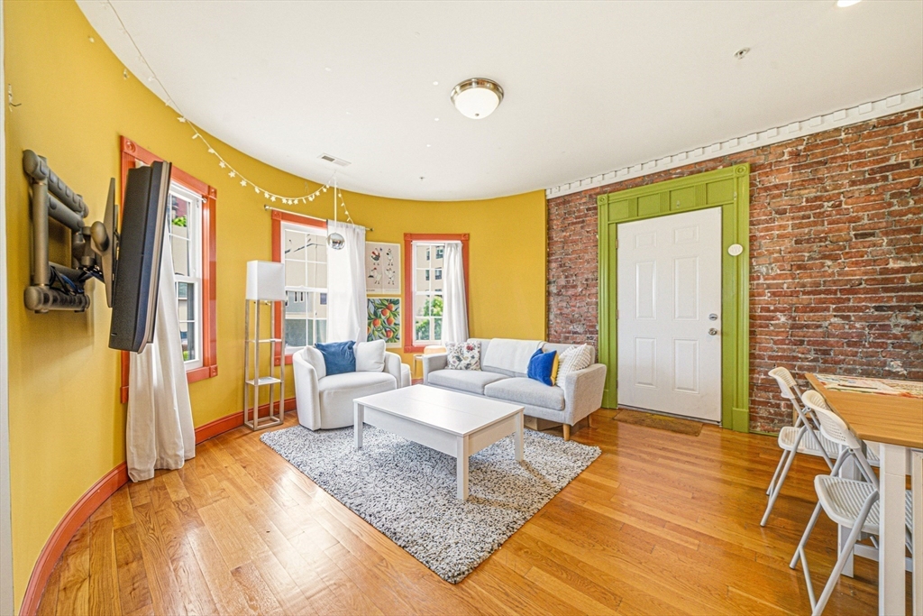 12-14 Everett St, Boston, Massachusetts 02134