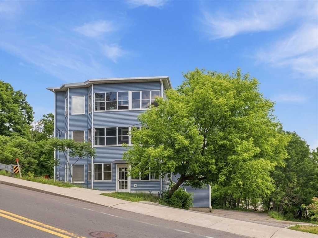 560 Pleasant, Gardner, Massachusetts 01440