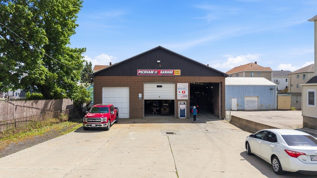 213 Peckham St, Fall River, Massachusetts 02724