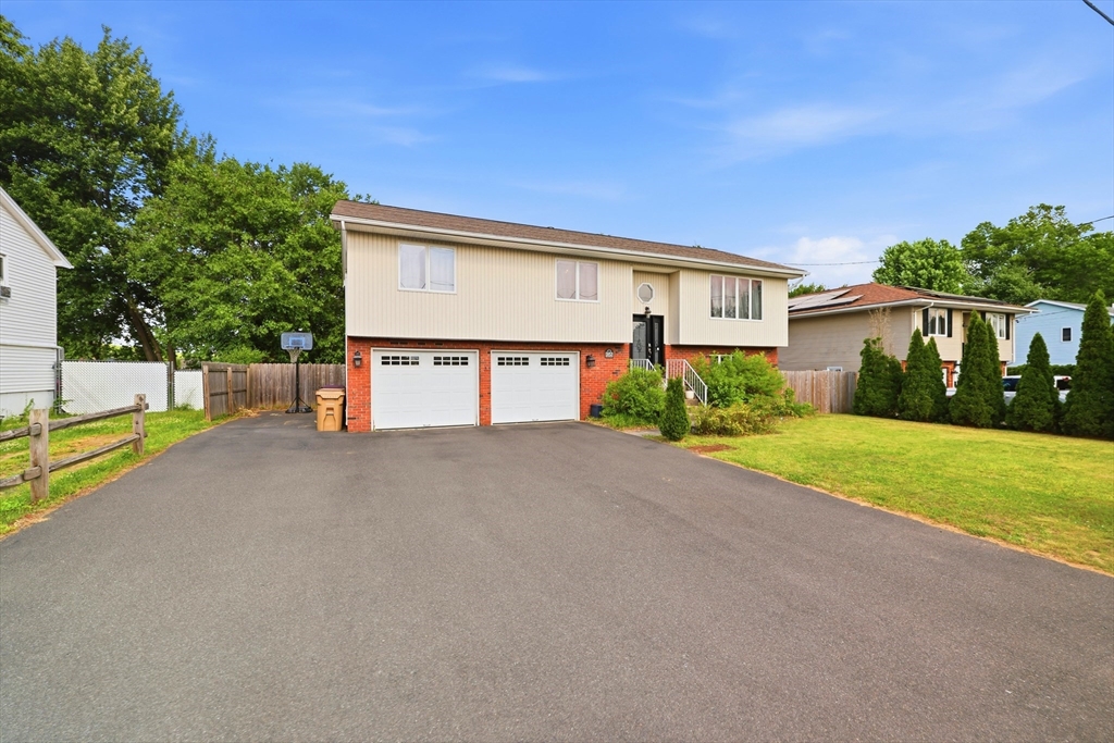 128 Swan Ave, Ludlow, Massachusetts 01089