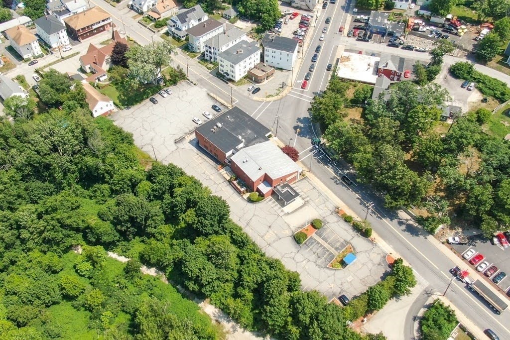 1 N Main St, Webster, Massachusetts 01570