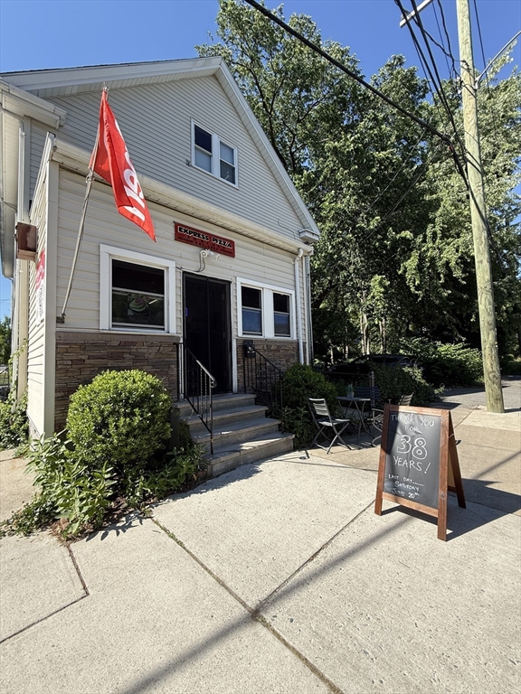 65 Loomis St, Bedford, Massachusetts 01730