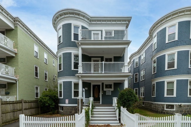 25 Pleasant Street, Boston, Massachusetts 02125
